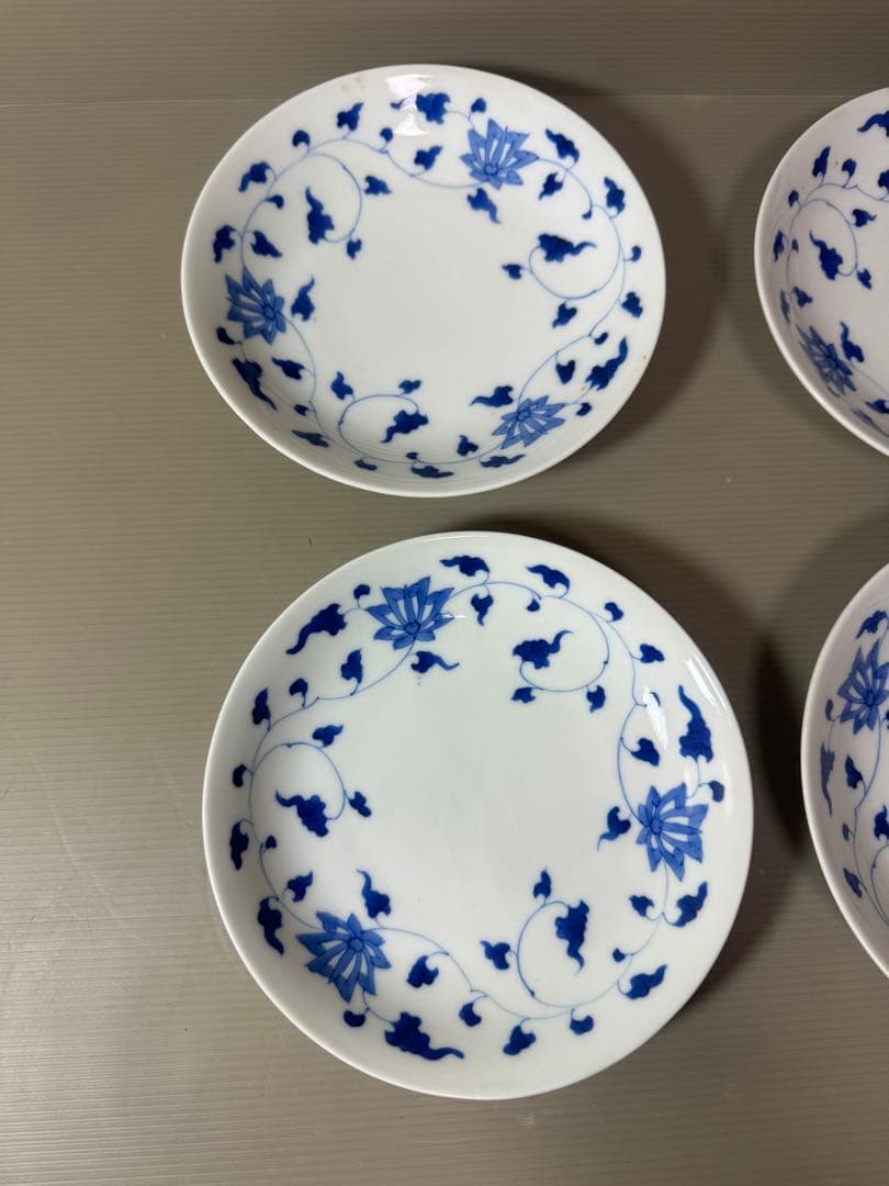 2890 深川製磁　染付唐草蓮花紋　中皿　4客　17cm 時代物