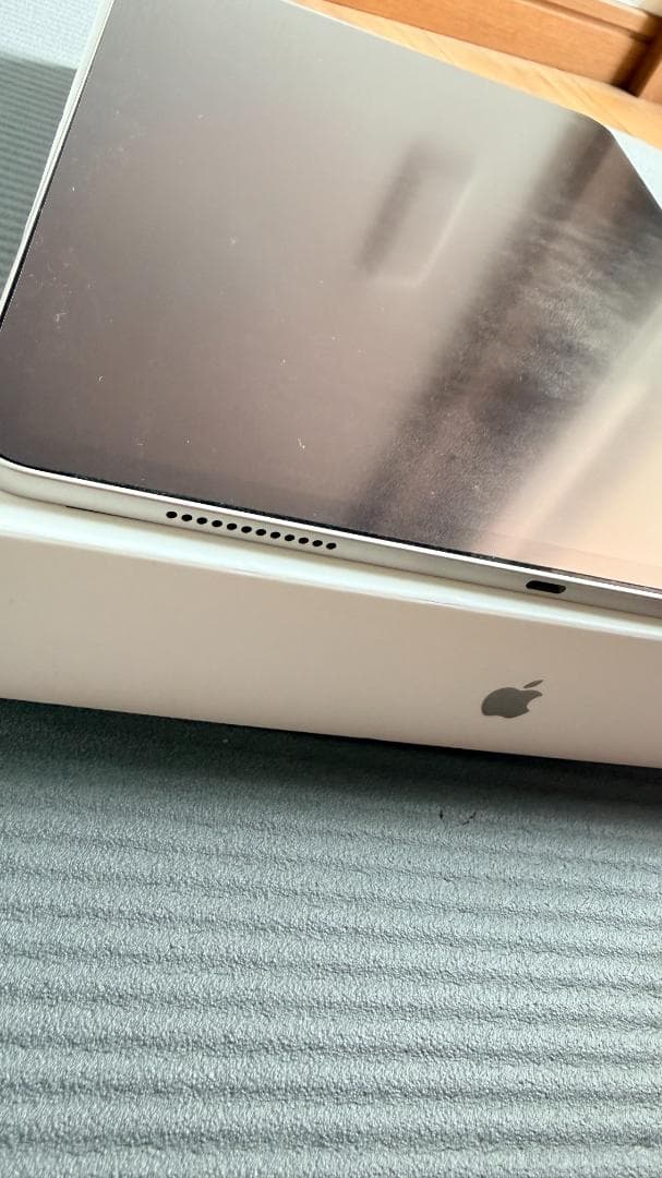 【美品】Apple iPad Air M2 13インチ 128GB スターライト