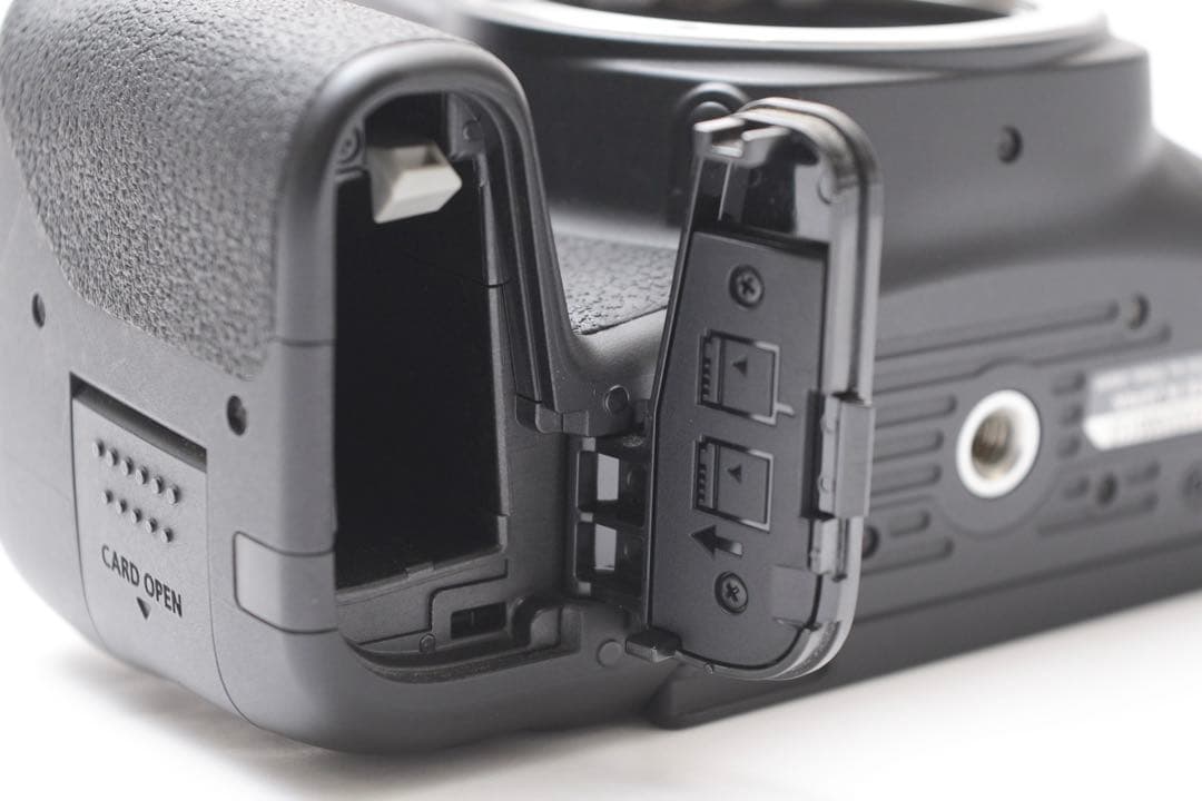 一眼レフカメラCANON EOS Kiss X10i標準&望遠ダブルレンズセット