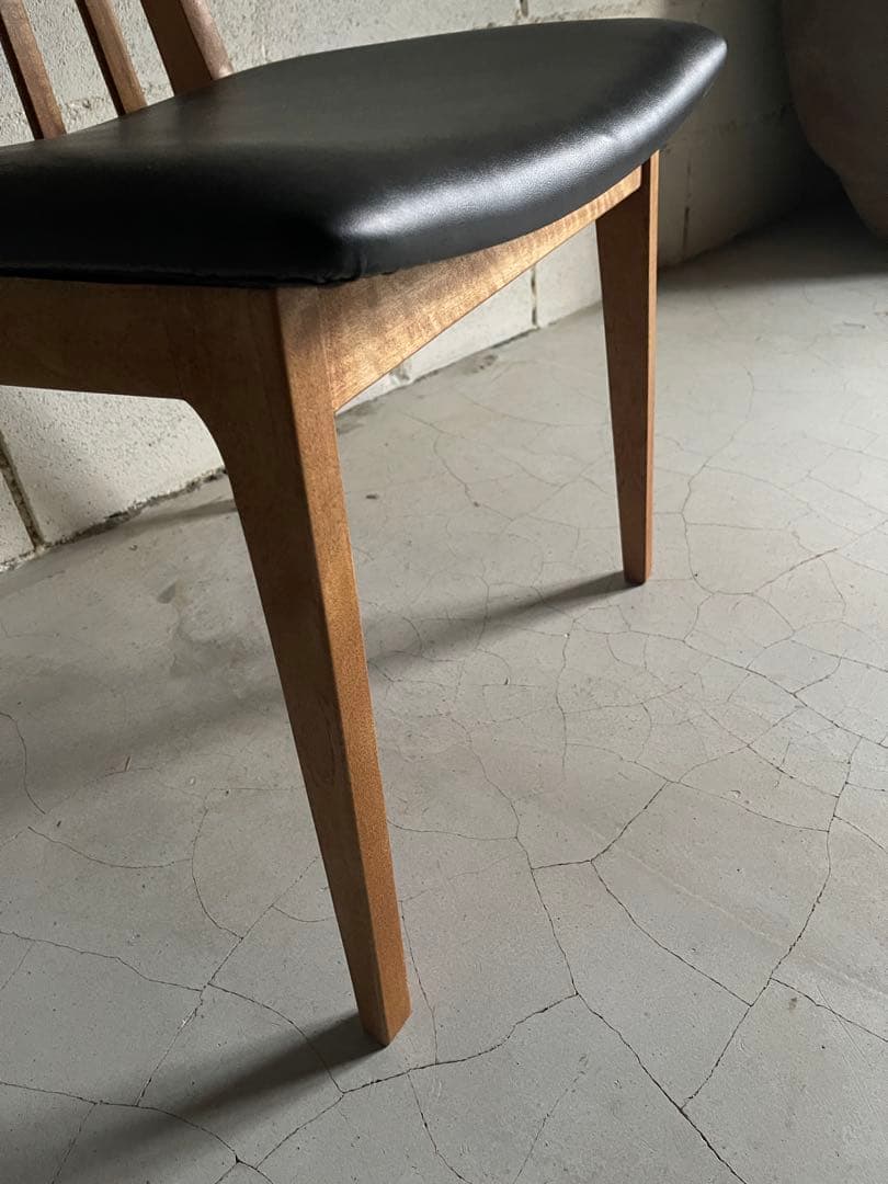 BOSCO ボスコ　ダイニングチェア　北欧　合皮レザー　朝日木材加工　アクタス