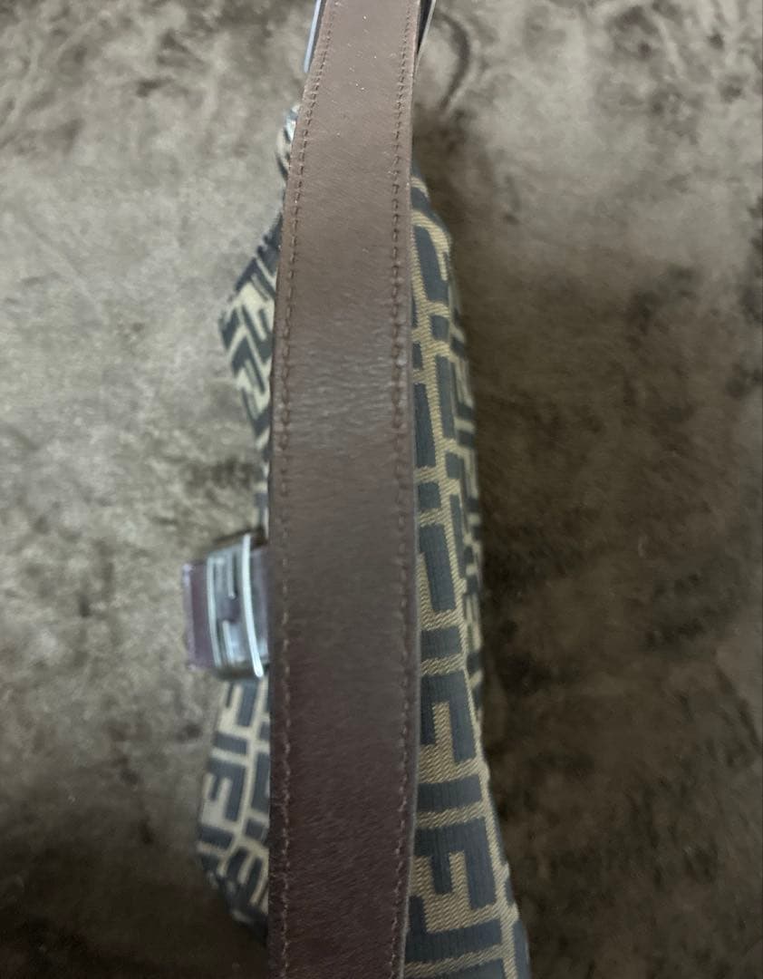 FENDI FFロゴパターン ハンドバッグ