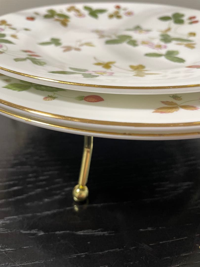 ウェッジウッド ワイルドストロベリーカップソーサープレート＆3段ケーキスタンド付