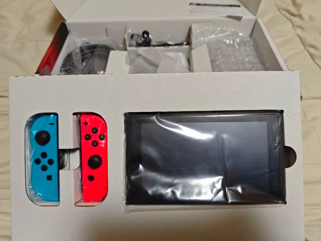 【美品】【完品】Nintendo Switch 本体(通常モデル)