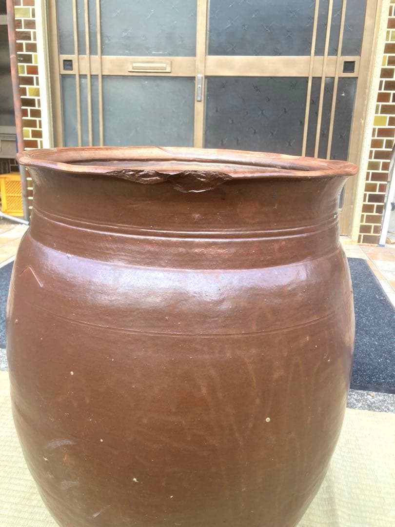 訳あり。大瓶。水瓶 睡蓮鉢。高さ66cm 。口径43cm。 明るい常滑焼風。