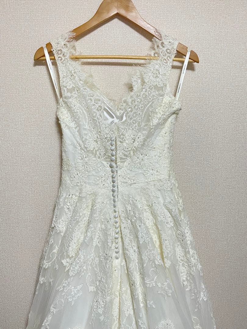 ココメロディ チュール レース ビジュー Vネック ウェディングドレス 9号