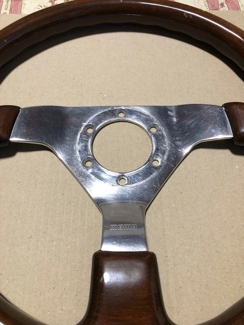 momo ウッドステアリング　中古品
