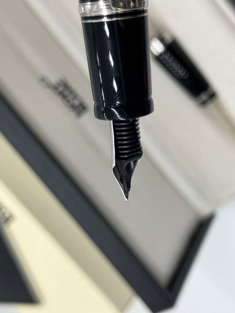 【未使用品】モンブラン ボエム 万年筆 ペン先14K ブラック シルバー