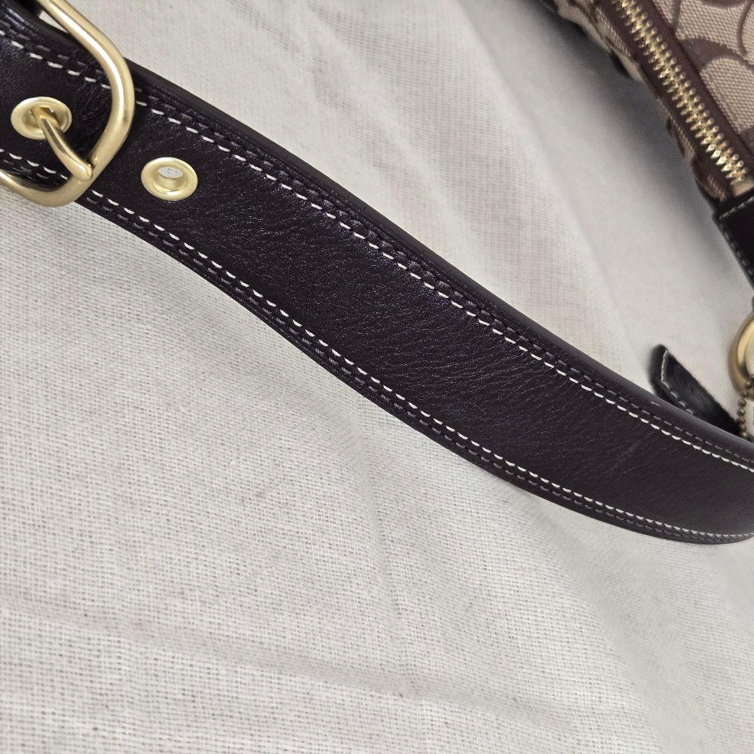 COACHワンショルダーバッグ COACHシグネチャー　三日月型ショルダー