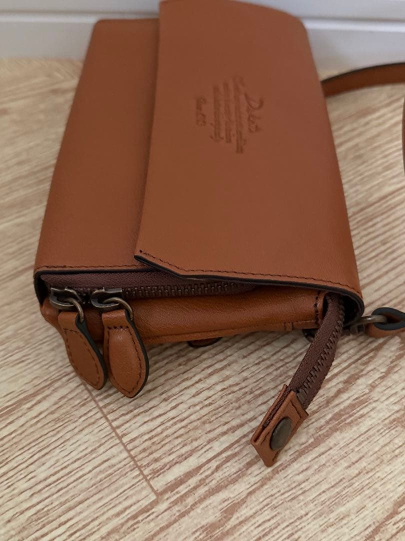 Dakotaのお財布ショルダー