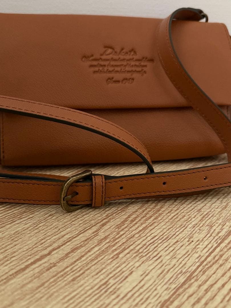 Dakotaのお財布ショルダー