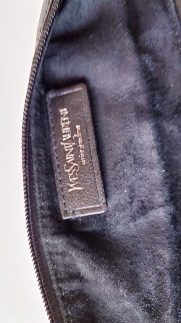 イヴ・サンローラン　リブゴーシュ モンバサ