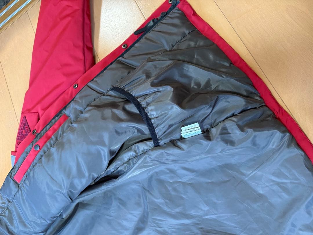 AVIREX 赤 フード付きジャケット