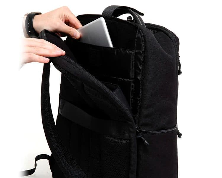 ほぼ新品 Evoon マルチビジネスリュック air 2.0