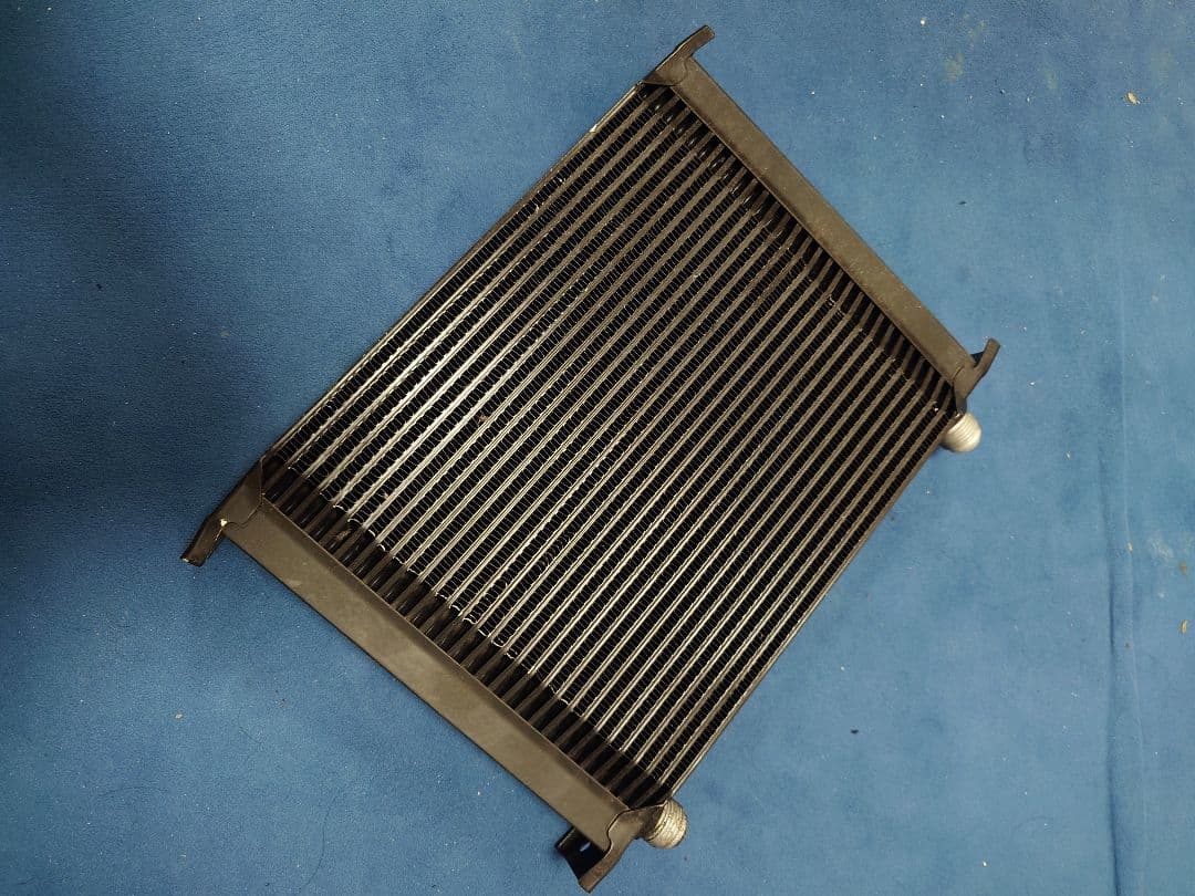 【送料込み❗️】 汎用オイルクーラー、ホース付きセット‼️