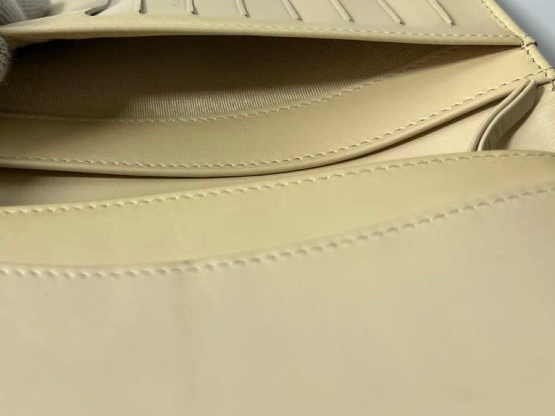 CHANEL シャネル　キャビアスキン　マトラッセ　二つ折り　財布　シール　G