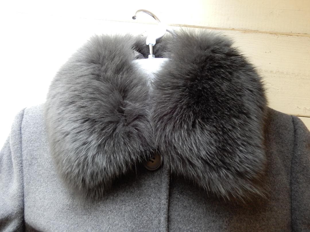 モンリーラス☆ステンカラーコートMサイズ(ブルーフォックス襟付き)グレー