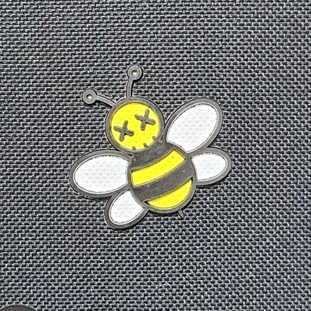 ✨極美品　激レア✨ディオール　長財布　ラウンドファスナー kaws 蜂