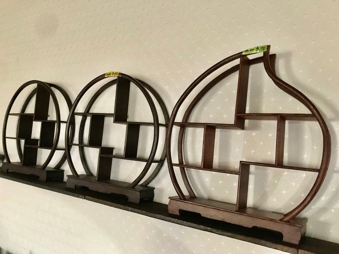 アンティークな飾り棚3点セット、茶器、お猪口、ぐい呑、一輪挿