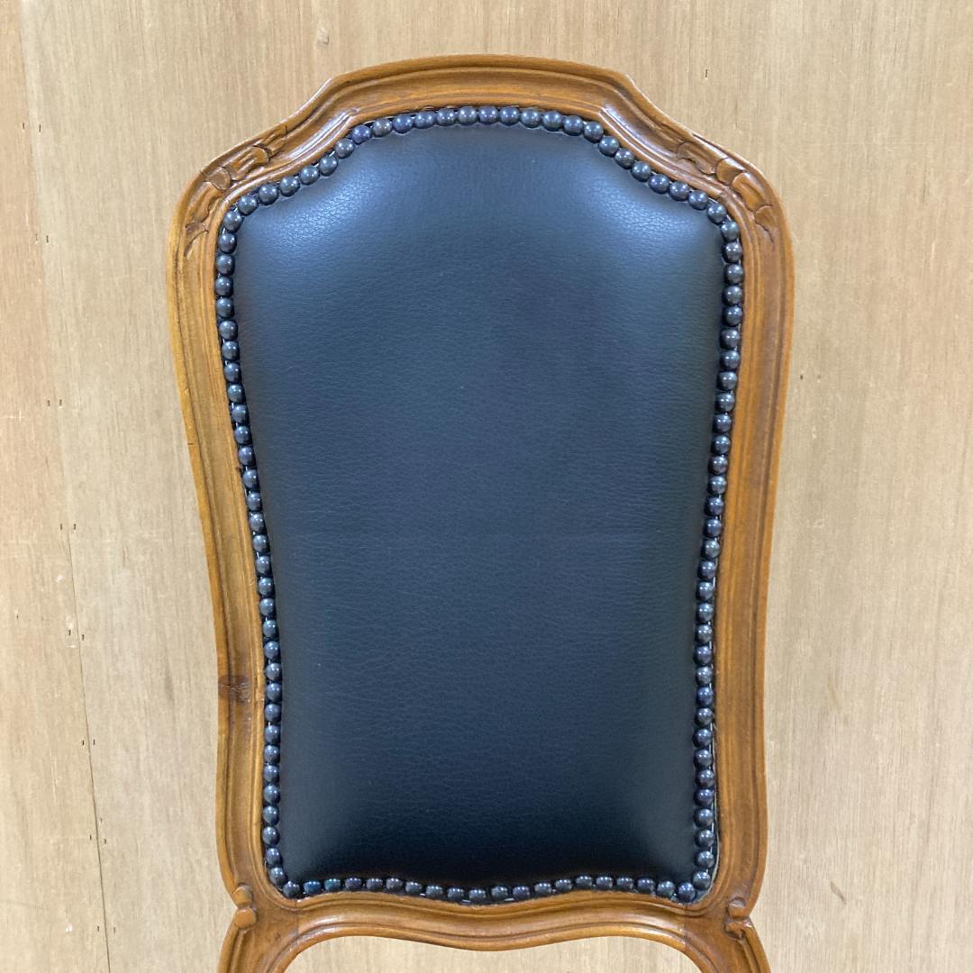 アンティーク調　革製　ダイニングチェア　猫脚　クラシック　鋲打ち　B