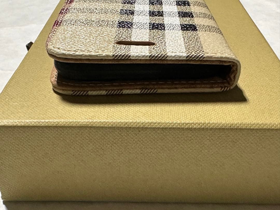 美品 Burberry バーバリー チェック柄手帳型スマホケース 6G 6S