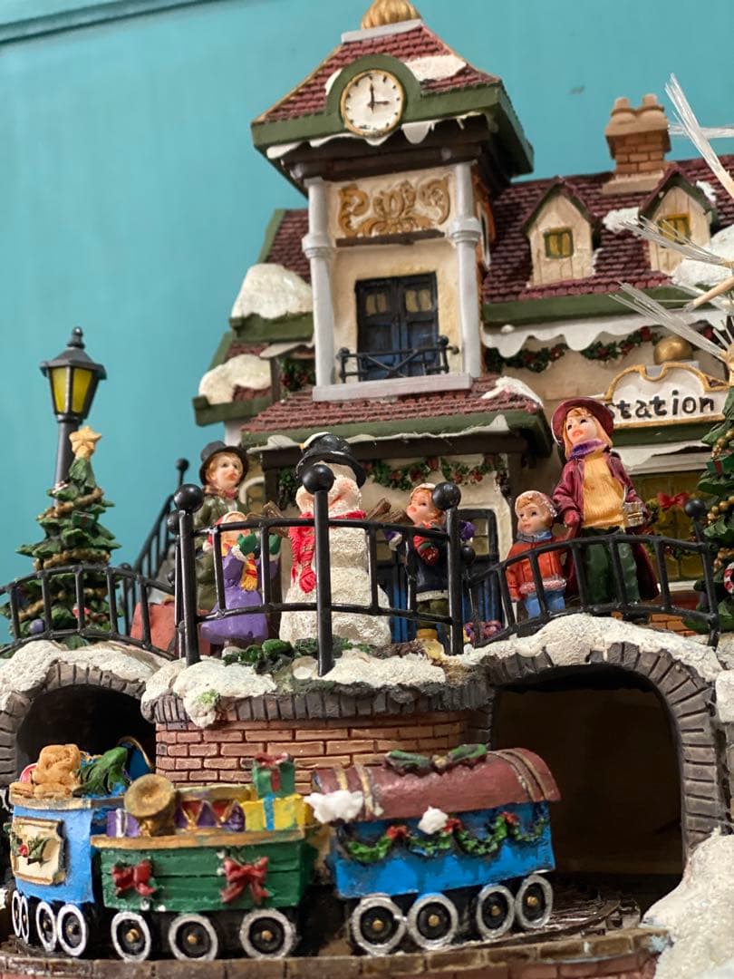 ビンテージ　クリスマス駅舎の装飾品 動く列車　音楽が流れます