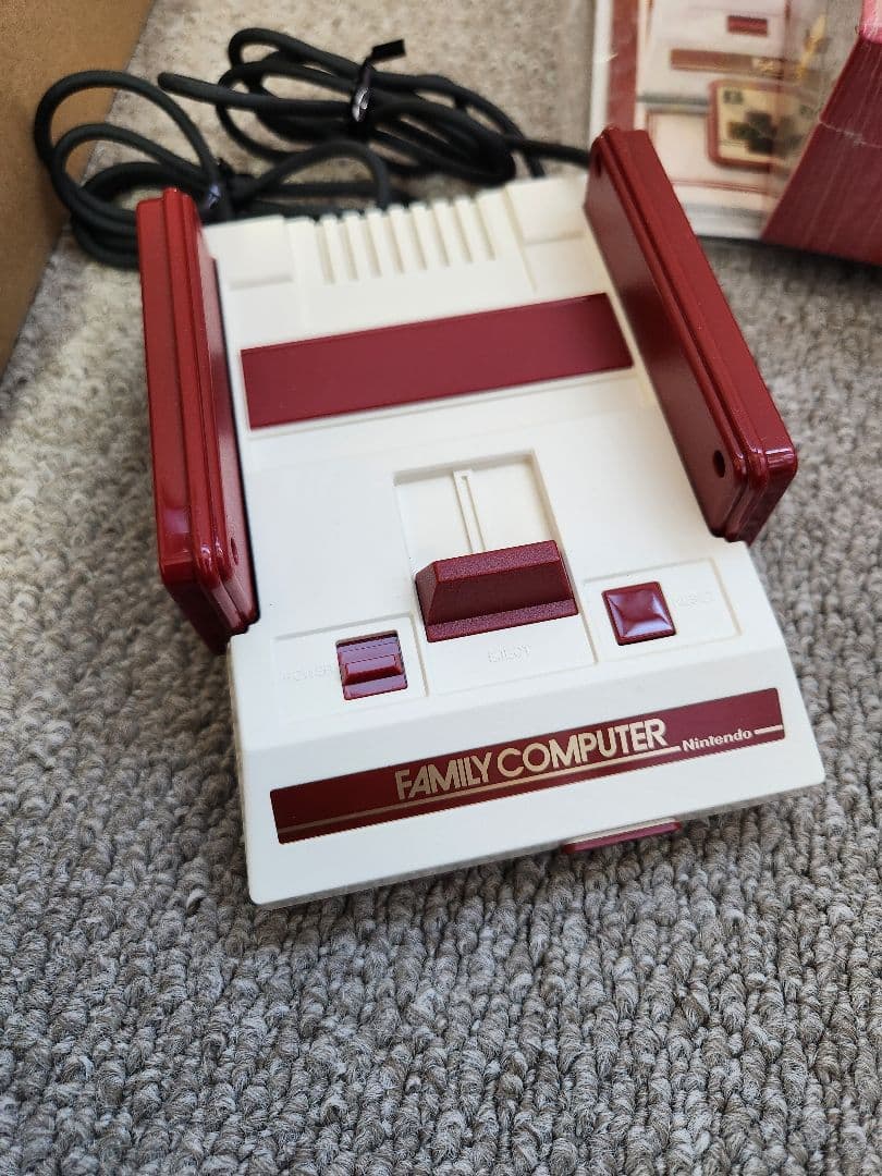 ニンテンドー　クラシックミニファミリーコンピュータ　　オマケ付きすぐ遊べるセット