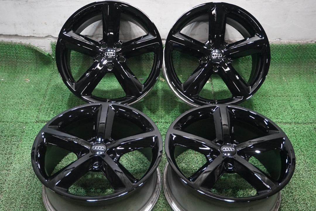 アウディ純正　カスタムブラックエディション A4 A5 8K S4 A6 TT