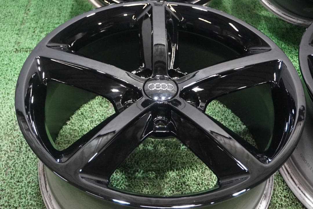 アウディ純正　カスタムブラックエディション A4 A5 8K S4 A6 TT