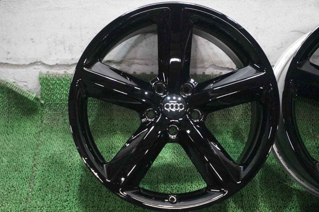 アウディ純正　カスタムブラックエディション A4 A5 8K S4 A6 TT