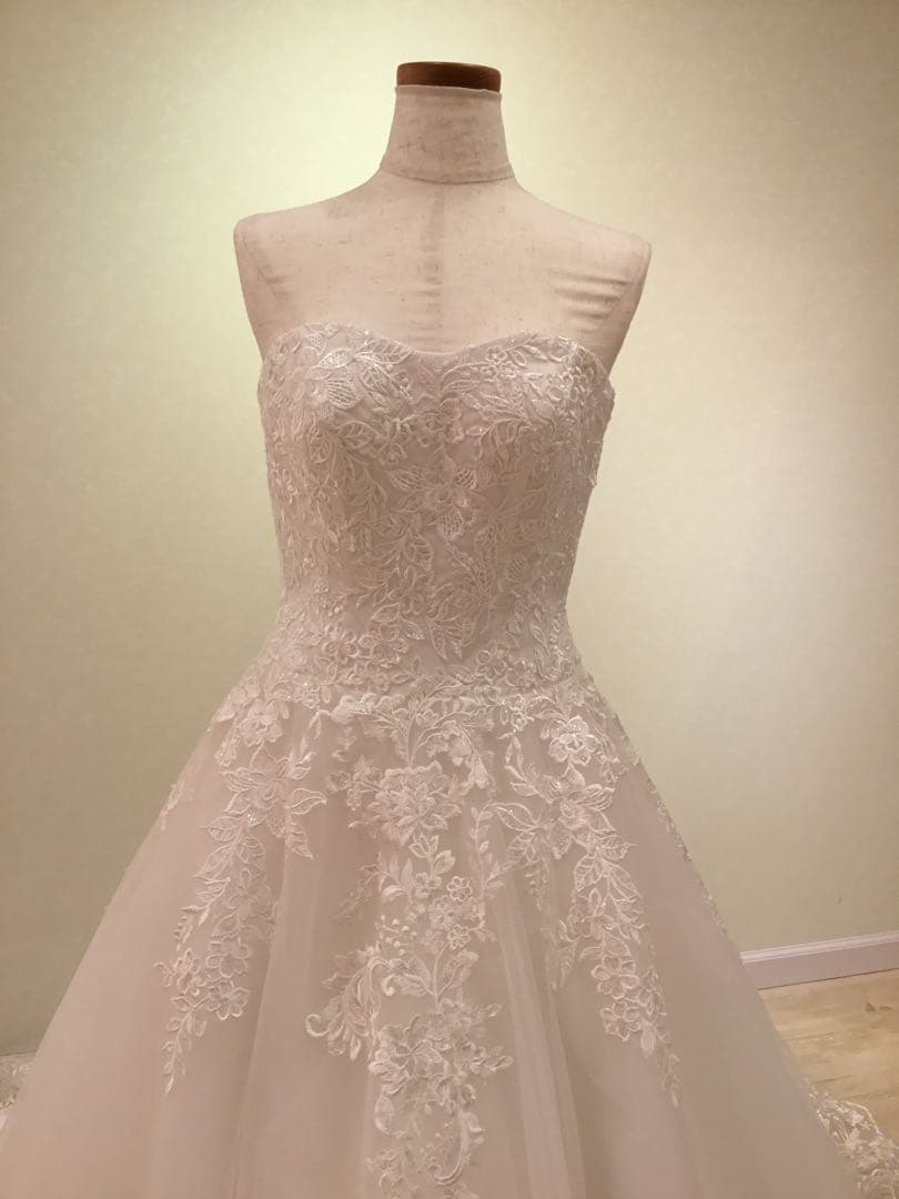 1*5様 オフホワイトウェディングドレス Aライン レース装飾