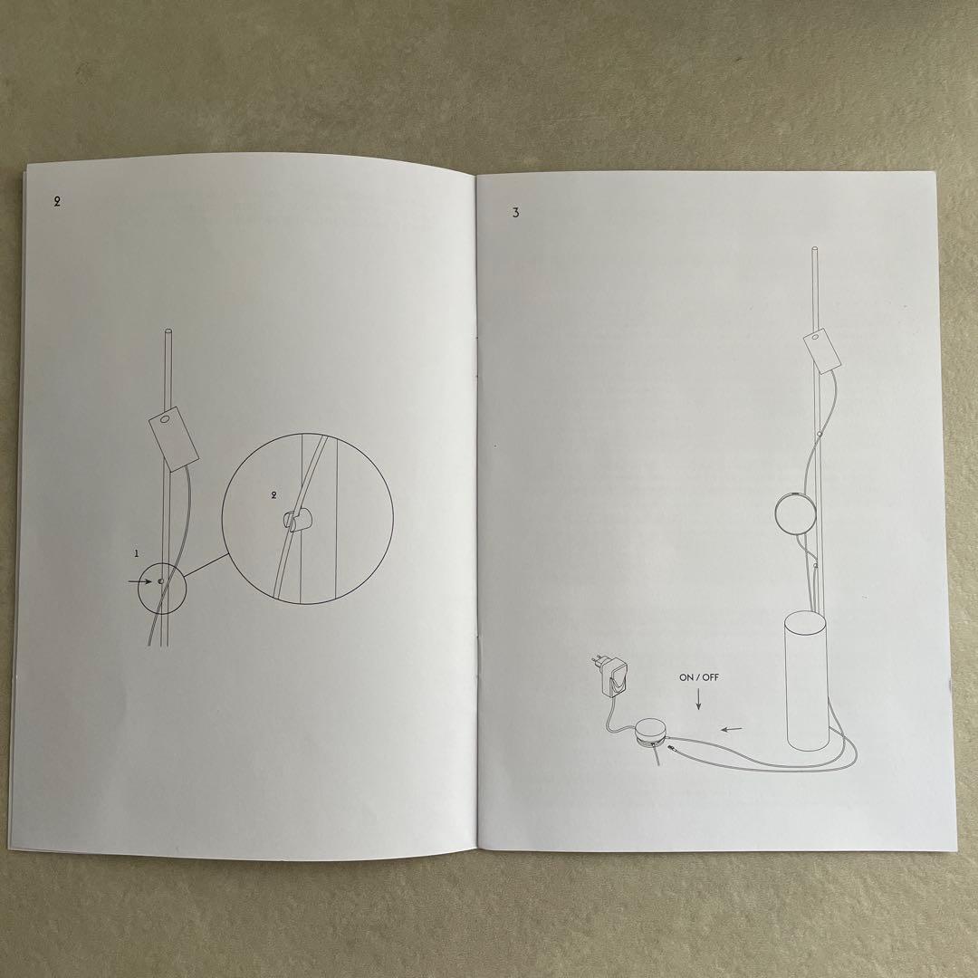 Muuto ポストフロアランプ　Post floor lamp black