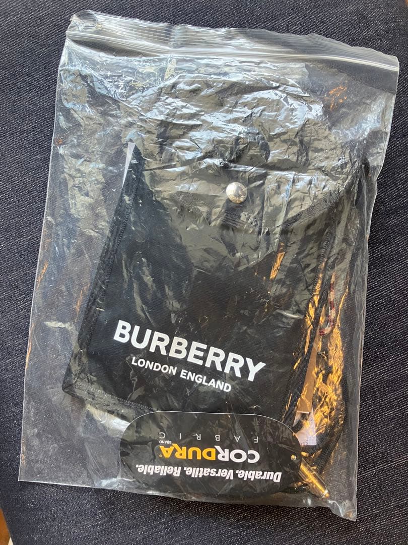 バーバリー BURBERRY ミニショルダーバッグ 黒/白8014730 未使用