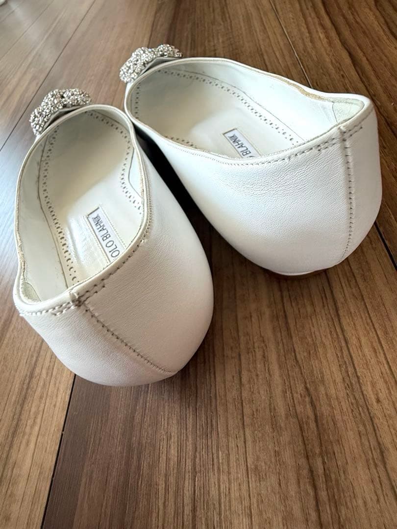 マノロ　ハンギシ　フラット　レザー　ホワイト　Size36