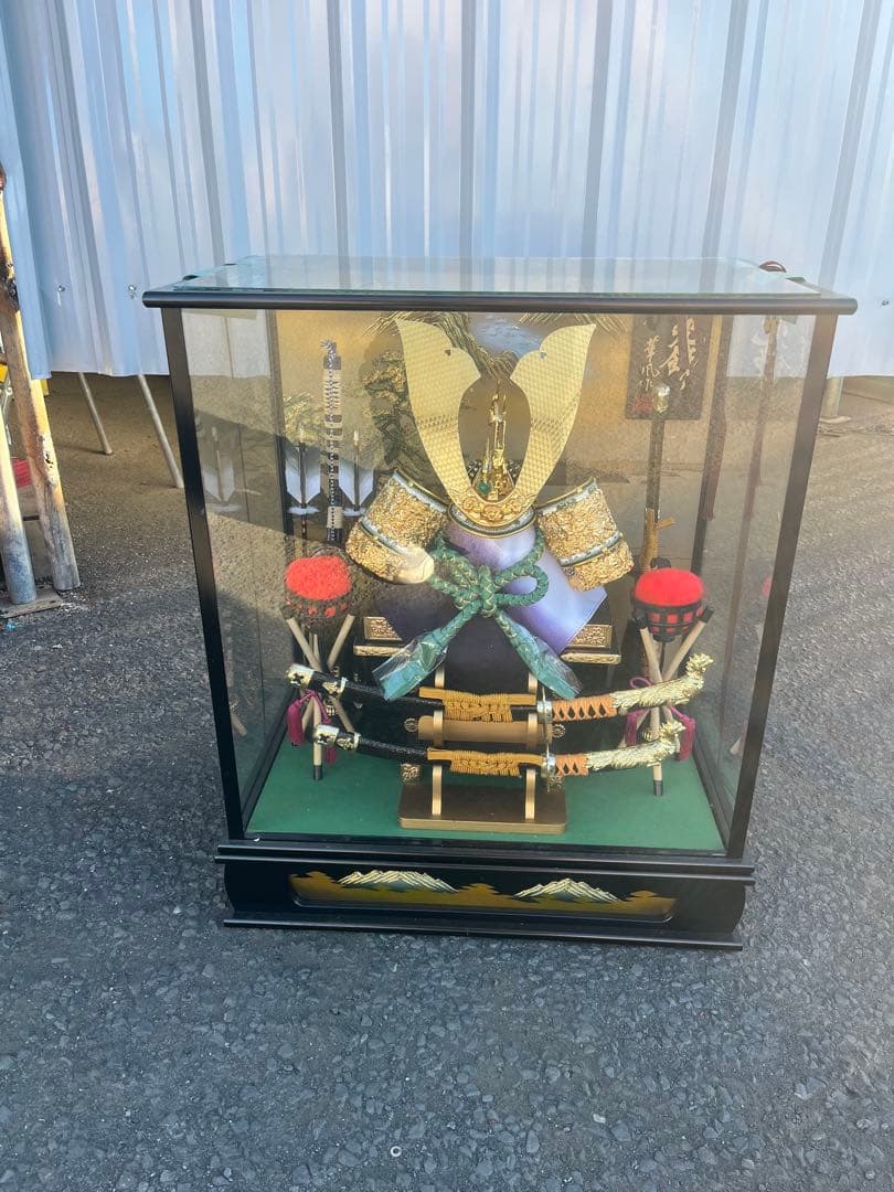 【中古】五月人形 兜飾り ガラスケース入り 武者飾り 日本伝統品