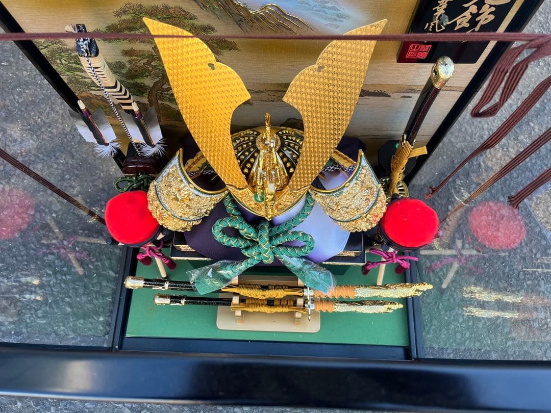 【中古】五月人形 兜飾り ガラスケース入り 武者飾り 日本伝統品