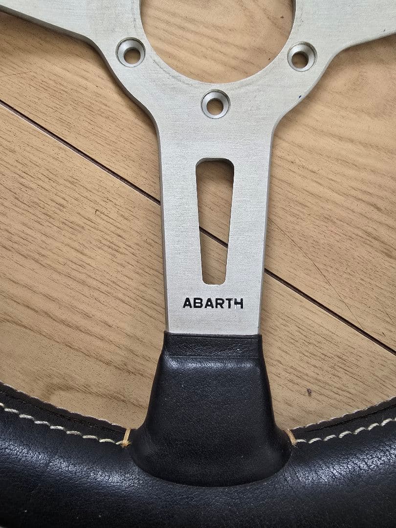ABARTH 旧車ステアリング 本体　イタリア製
