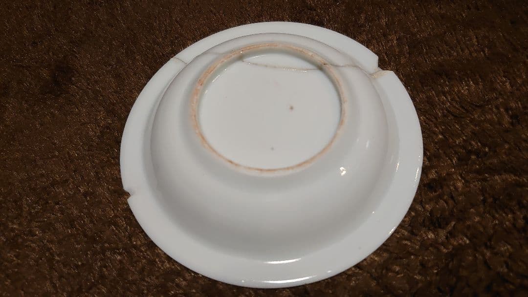 中国美術　李朝　粉彩　蝶の図　豆皿　旧家蔵出し　１客