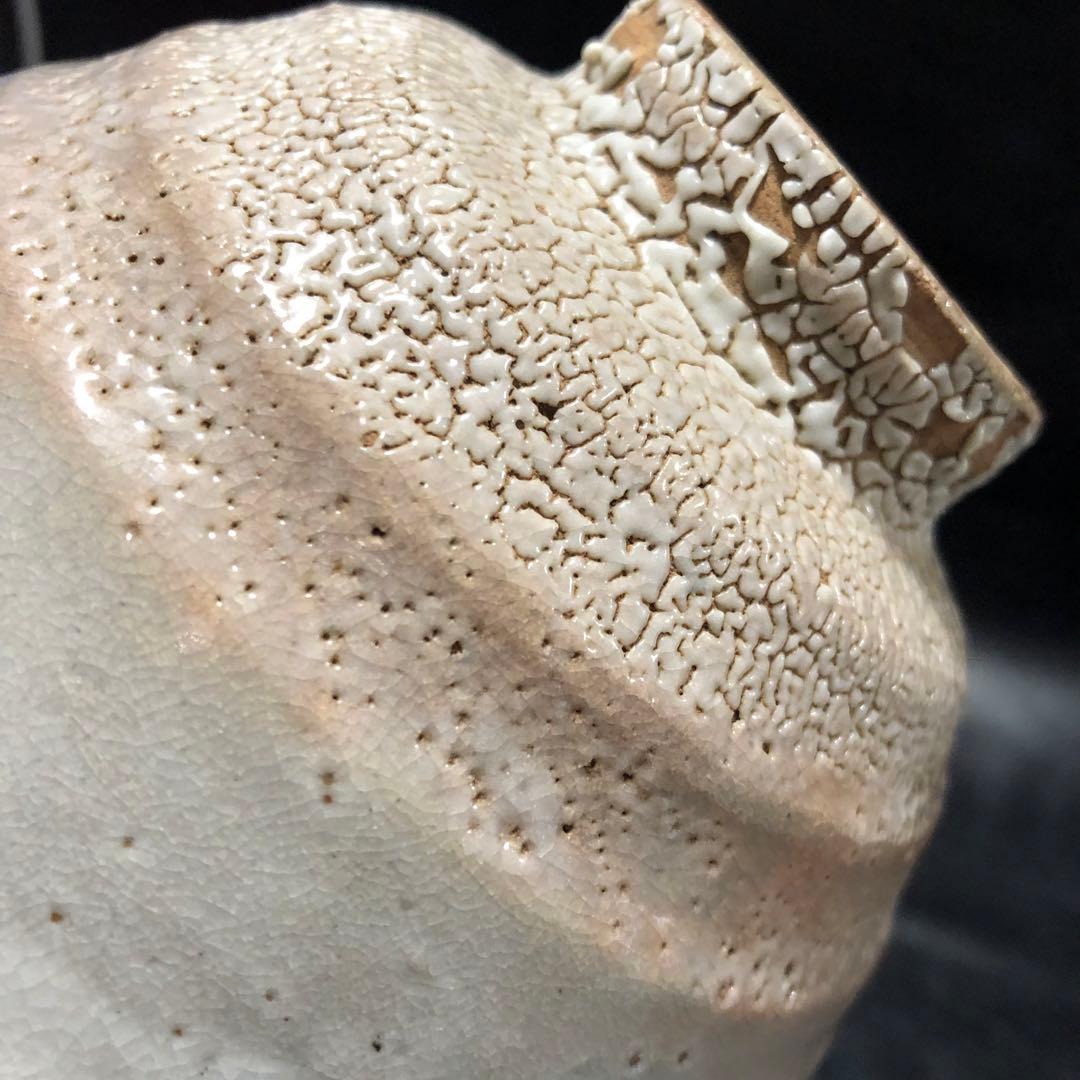 究極の古美術◼️蔵から見事な釉薬が割れたかなり高そうな雰囲気の萩焼が出て来ました。