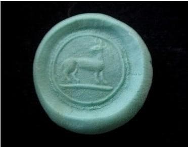 ★T0504★ 古代石 (218) 印章石　巨眼人物　鹿文様　磁石に付きます