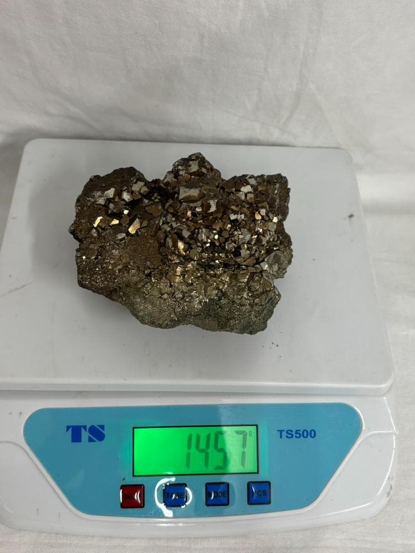 パイライト 黄鉄鉱 約１４５７ｇ 鉱石 置物　原石