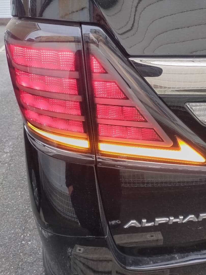 アルファード　20系　ヴァレンティ　LEDテール