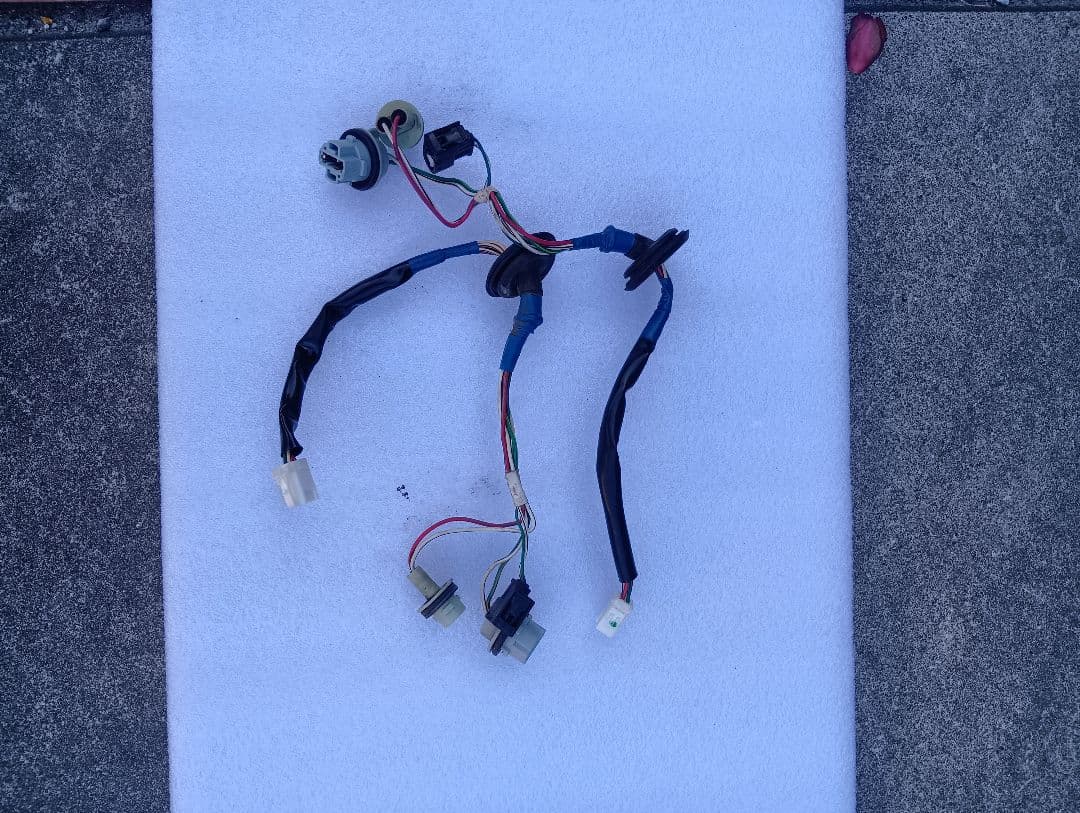 プリウス50 前期純正テールランプ