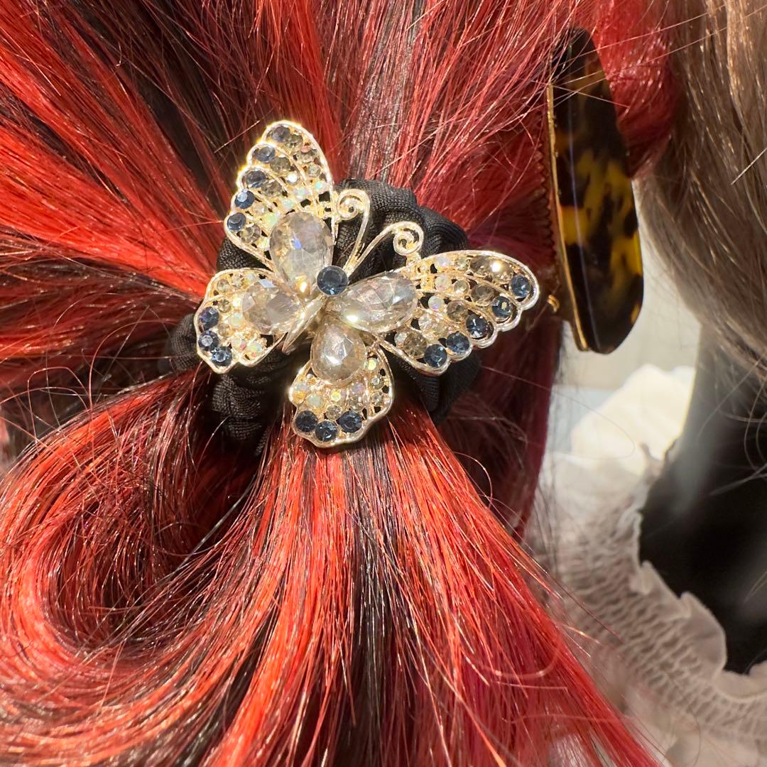 一点物★⭐︎ヘアゴム490キラキラストーンと合金透かし蝶々ビジューヘアゴム高級立体