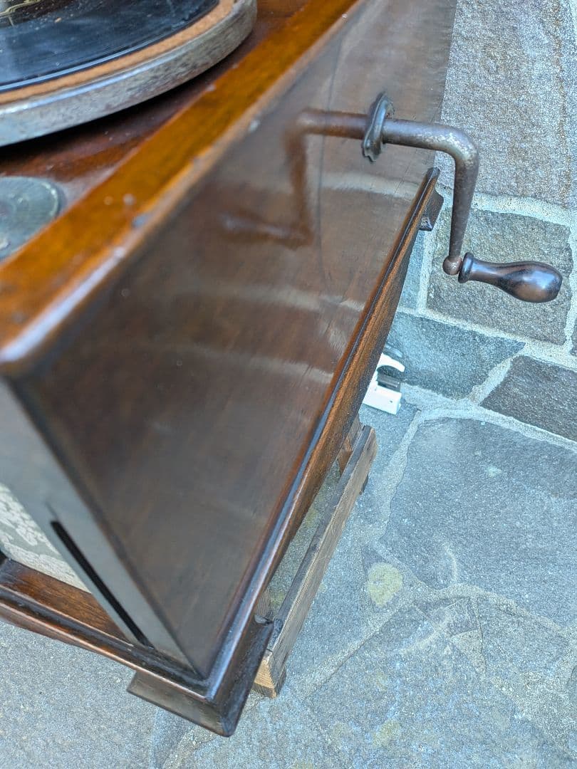 ヴィンテージ木製蓄音機