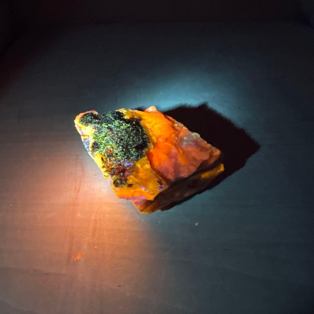 北海道石　然別オパール　蛍光オパール191g