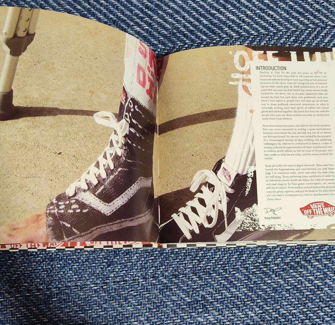 Vans \"OFF THE WALL\" ハードカバー本