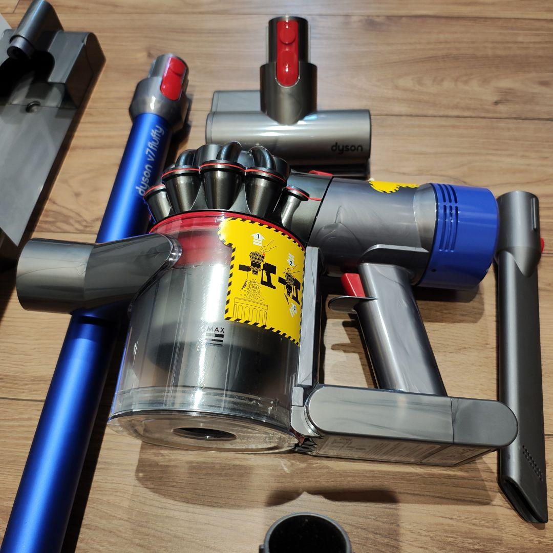 掃除機・クリーナー Dyson v7 fluffy