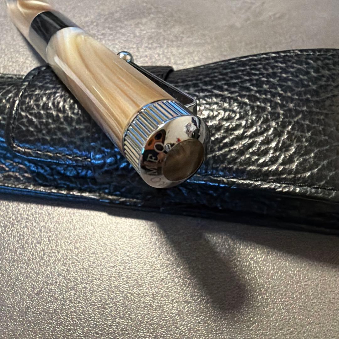 Romeo no.3 ロメオ　ボールペン　太軸　イタリアンベージュ