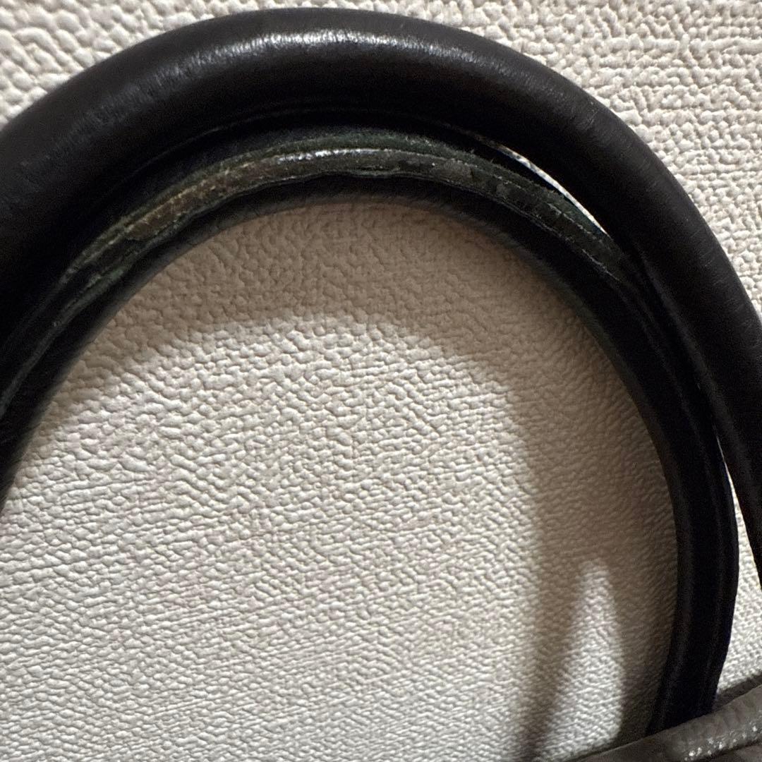 ハンドバッグ　PRADA レザーバッグ　グレー