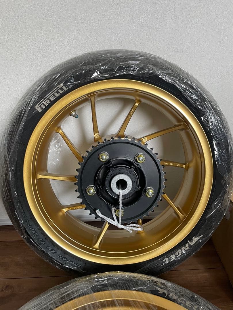 バイク　金ホイール【タイヤおまけ】